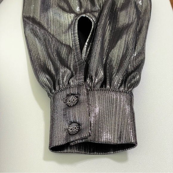 NWT House of CB Alvona Metallic Silver Plisse Drape Mini Dress Small - Picture 13 of 16